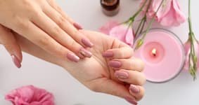 Women beautiful nails services